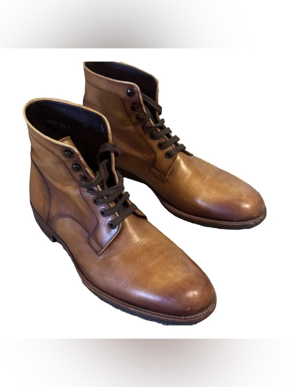 Magnanni Tan Leather Chukka Boots